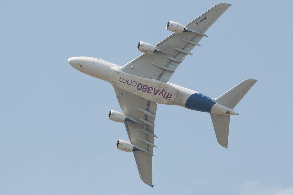 Airbus_A380-1