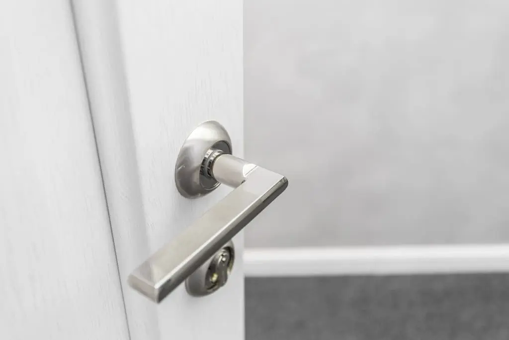 07-14-2025-Une-Année-Avec-Jésus-Ouvrir-plus-que-sa-porte-Light 07-14-2025-Une-Année-Avec-Jésus-Ouvrir-plus-que-sa-porte-Light