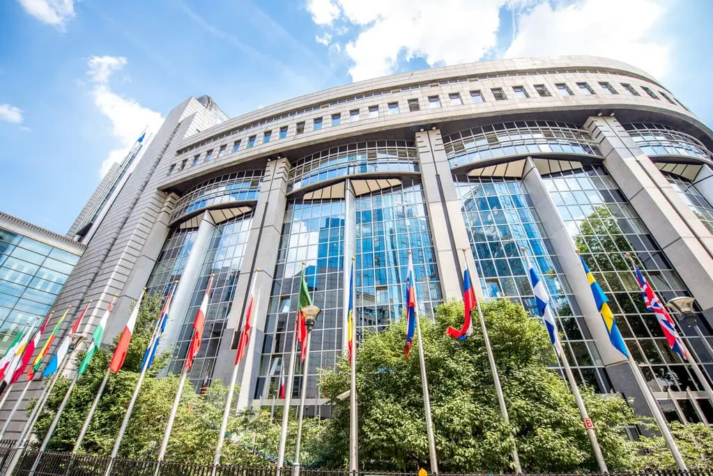 07-18-2025-Guide-Prière-Islam-Influences-Europe-Light 07-18-2025-Guide-Prière-Islam-Influences-Europe-Light