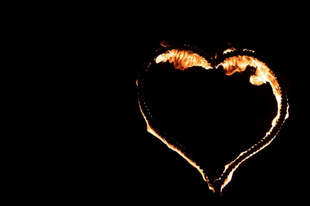 08-22-2025-Une-Année-Avec-Jésus-Un-feu-coeur-Light 08-22-2025-Une-Année-Avec-Jésus-Un-feu-coeur-Light
