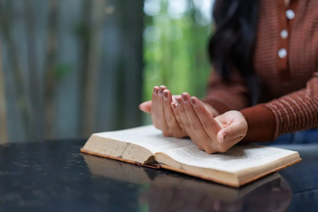 11-28-2025-Une-Année-Avec-Jésus-Autorité-spirituelle-Light 11-28-2025-Une-Année-Avec-Jésus-Autorité-spirituelle-Light