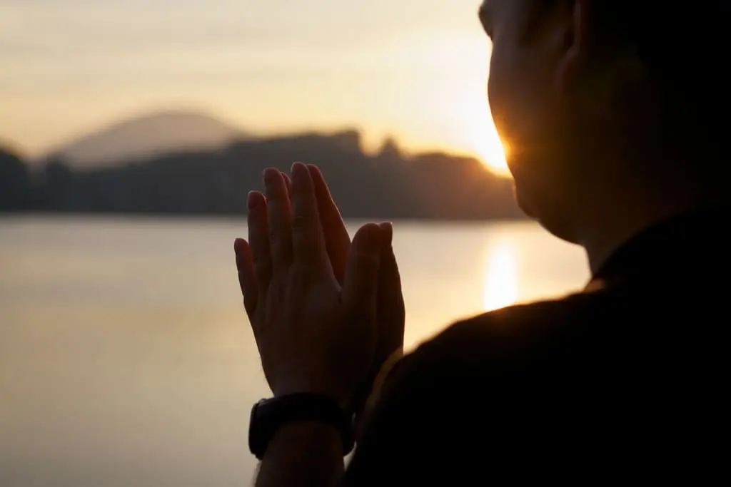 04-02-2026-Une-Année-Avec-Jésus-Apprendre-Silence-devant-Dieu-Light) 04-02-2026-Une-Année-Avec-Jésus-Apprendre-Silence-devant-Dieu-Light)